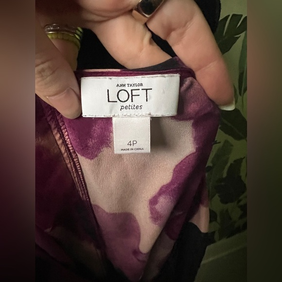 Ann Taylor LOFT Purple Watercolor Floral Shift Dress Size 4P - Picture 7 of 7